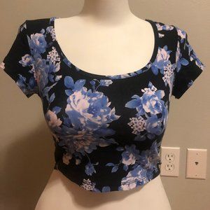 Ambiance apparel blue floral crop top
